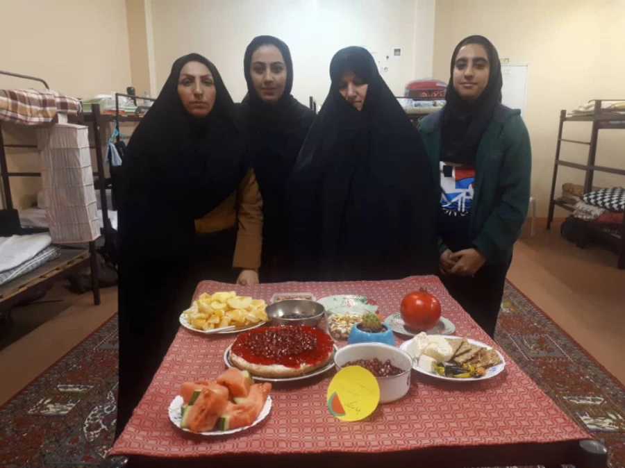 جشن شب یلدا در مرکز اموزش عالی حضرت فاطمه (س) قائم شهر برگزار شد . 2