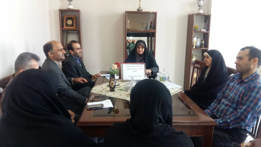 جلسه معارفه اقای دکتر جهانی به عنوان کارشناس مسئول فرهنگی و دانشجویی مرکز اموزش عالی حضرت فاطمه (س) قائم شهر برگزار شد .  2