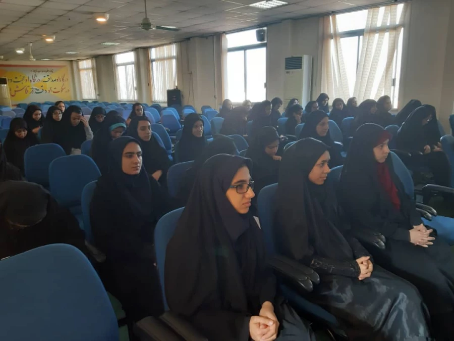 جلسه مراقبت های اجتماعی و مقررات راهنمایی رانندگی  با حضور معاونت فرهنگی نیروی انتظامی شهرستان قائم شهر برگزار شد . 3