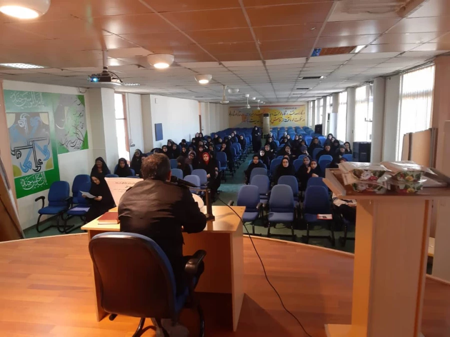 جلسه مراقبت های اجتماعی و مقررات راهنمایی رانندگی  با حضور معاونت فرهنگی نیروی انتظامی شهرستان قائم شهر برگزار شد . 5