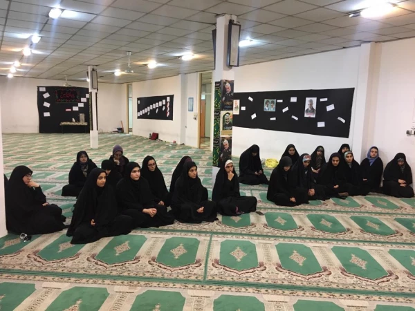 مراسم شهادت حضرت فاطمه (س) با برنامه ریزی هیئت ام البنین مرکز اموزش عالی حضرت فاطه (س) قائم شهر در نماز خانه سرای دانشجویی برگزار شد . 2