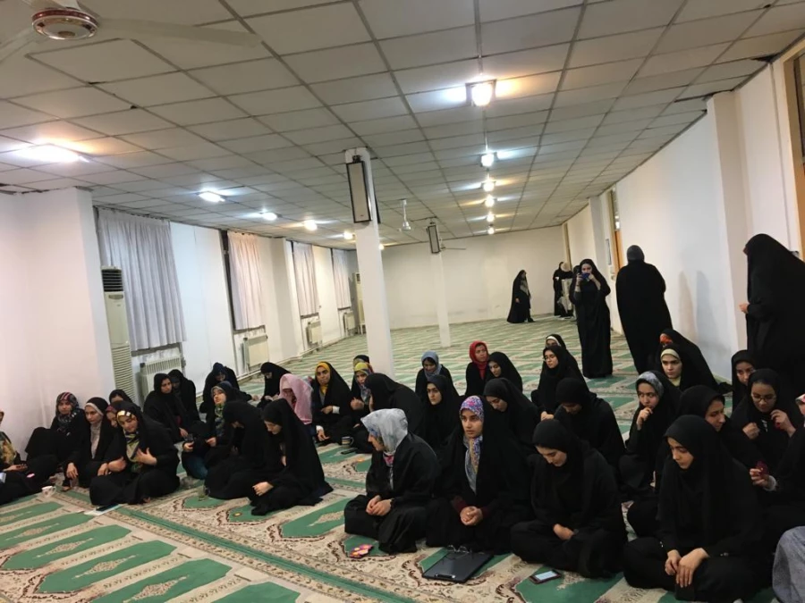 مراسم شهادت حضرت فاطمه (س) با برنامه ریزی هیئت ام البنین مرکز اموزش عالی حضرت فاطه (س) قائم شهر در نماز خانه سرای دانشجویی برگزار شد . 2