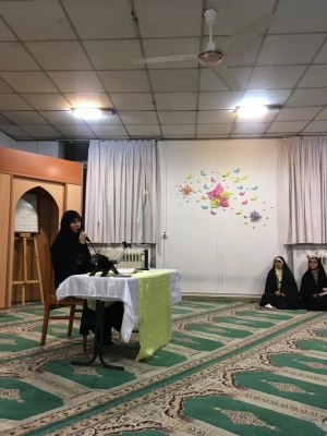 مراسم شهادت حضرت فاطمه (س) با برنامه ریزی هیئت ام البنین مرکز اموزش عالی حضرت فاطه (س) قائم شهر در نماز خانه سرای دانشجویی برگزار شد . 2