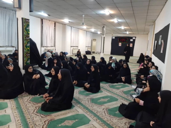 نشست تخصصی خانم دکتر حکیمیان معاون فرهنگی بسیج جامعه زنان و مسئول بسیج دانشجوئی کشور با دانجو معلمان مرکز حضرت فاطمه (س) قائم شهر برگزار شد . 2