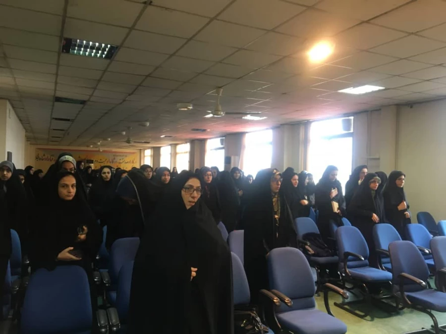 ویژه برنامه  دهه فجر ،جشن پیروزی انفلاب و گرامیداشت چهلمین روز شهادت سردار سلیمانی در مرکز اموزش عالی حضرت فاطمه (س) قائم شهر برگزار شد.  2