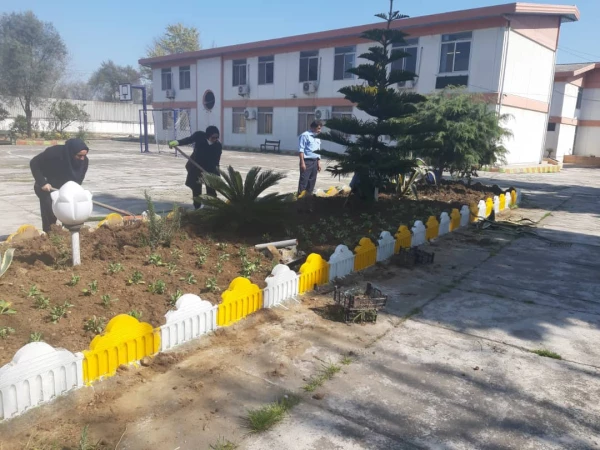 آماده سازی فضای سبز مرکز در آستانه فرا رسیدن بهار 3